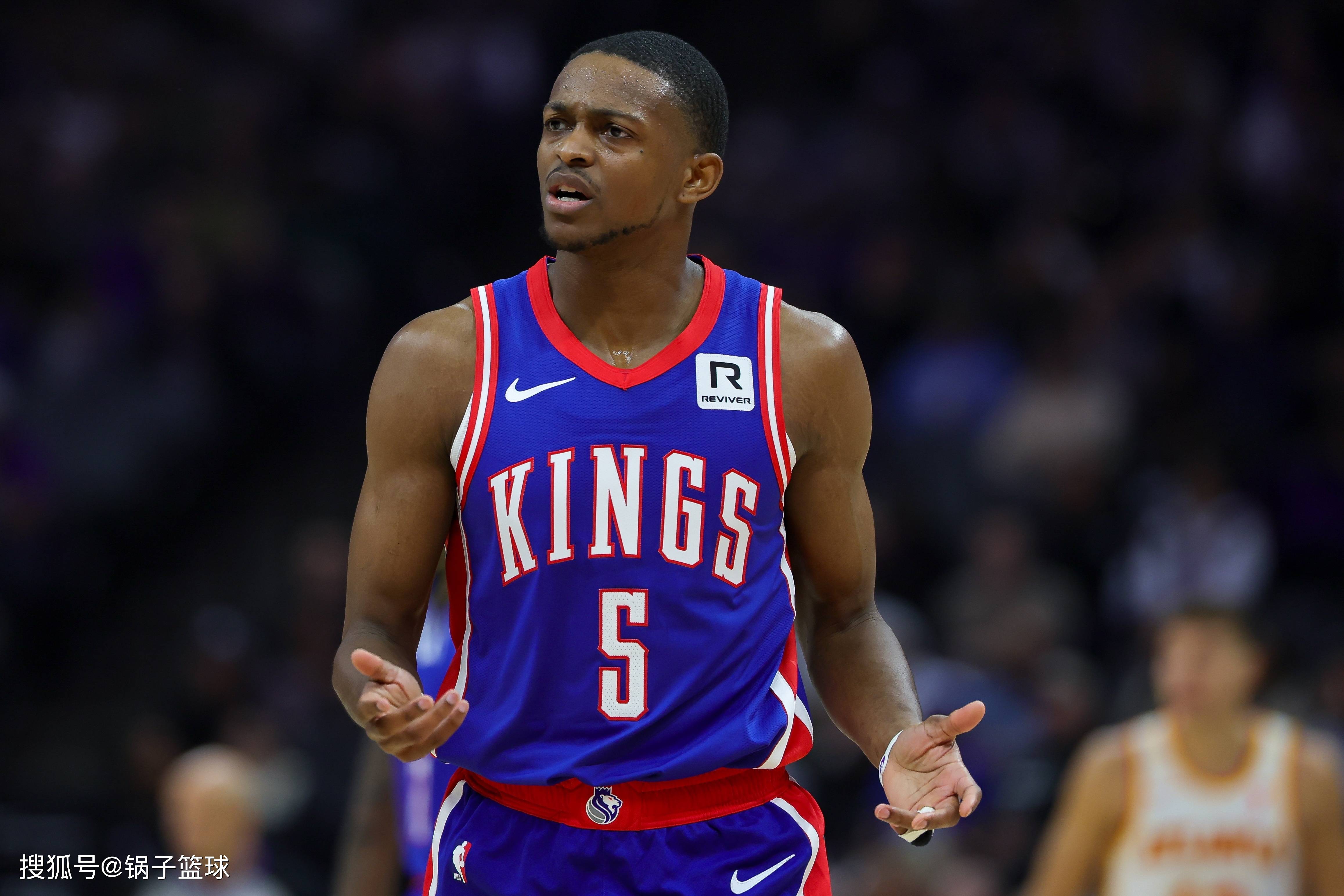 战斗之夜：爵士队在加时赛中逆袭马刺队的简单介绍