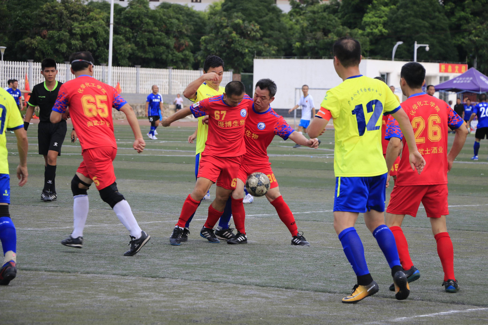 国内外球队交流,探讨足球技艺 国内外球队交流,探讨足球技艺