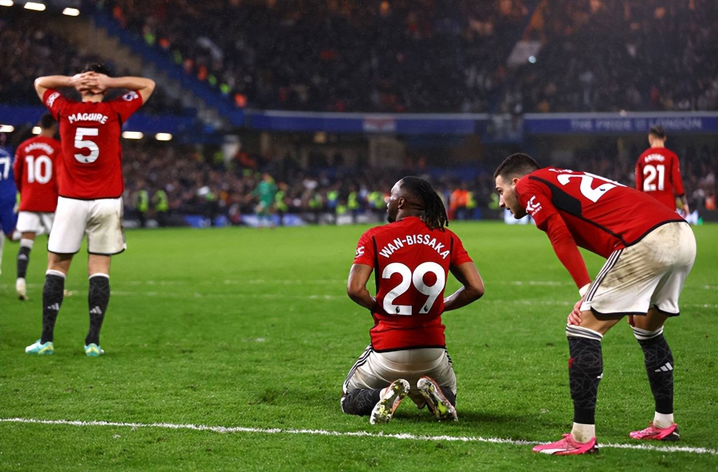 切尔西奋力扳平比分,最终遗憾出局 切尔西奋力扳平比分,最终遗憾出局