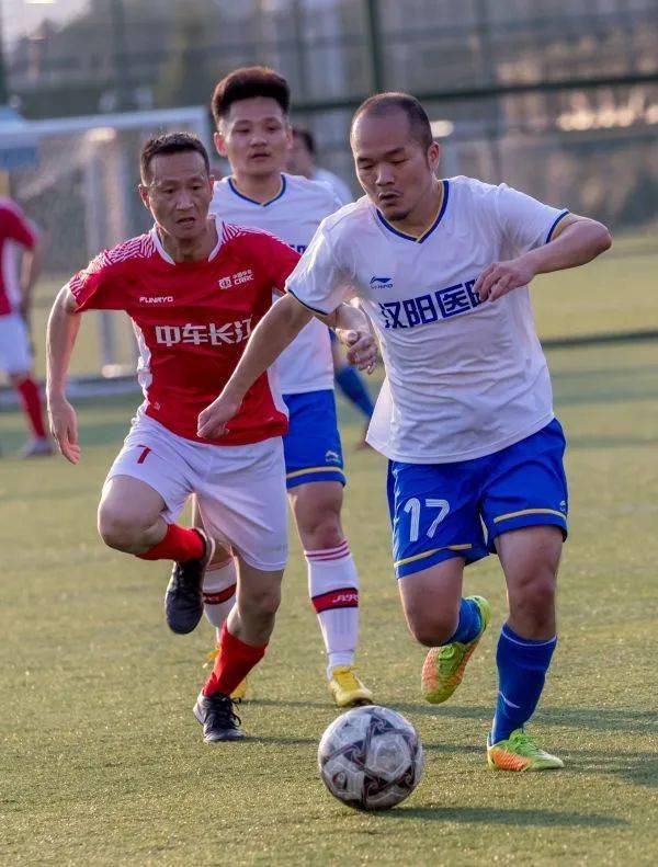 关于两支豪强在激烈比拼中不分胜负的信息 关于两支豪强在激烈比拼中不分胜负的信息